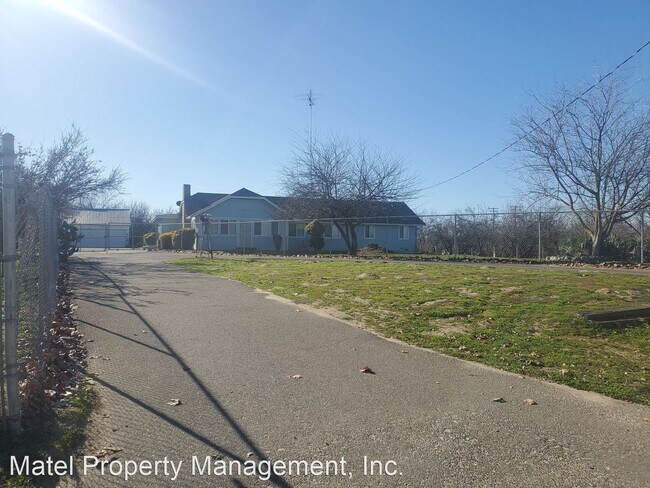 Foto del edificio - 4 br, 3 bath House - 12649 W. Lombardy Ave