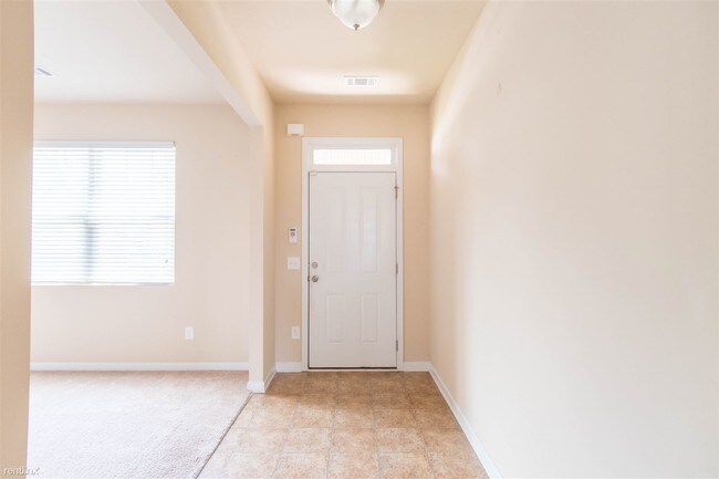 Foto del edificio - 215 Flowing Meadows Dr