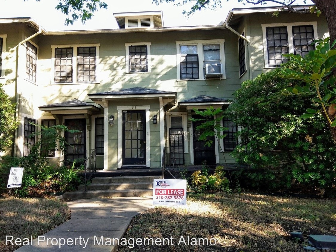 133 E Woodlawn Ave, San Antonio, TX 78212 Room for Rent in San