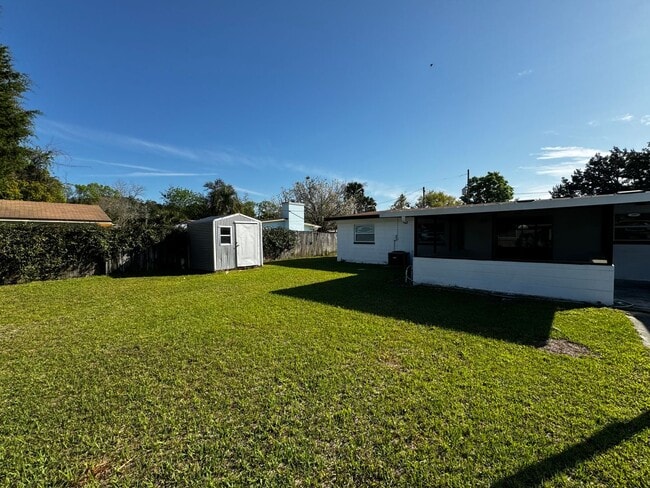 Building Photo - Fully Renovated 3 Bed/ 2 Bath Available Now!