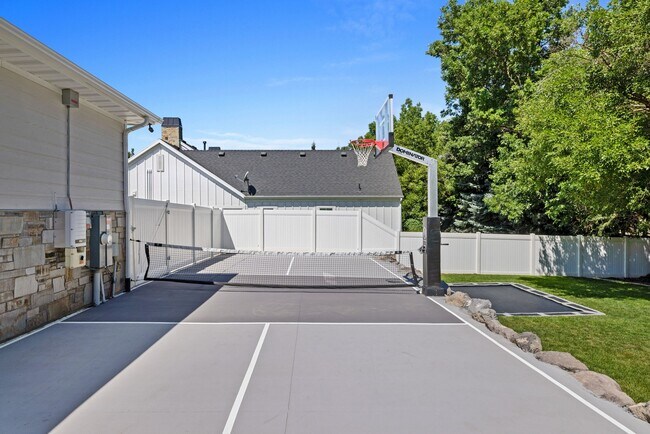Foto del edificio - 5976 Woodshire Ln