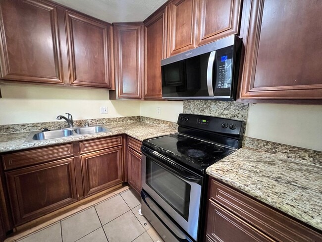 Building Photo - Beautiful Condo For Rent Near in Linda Vista