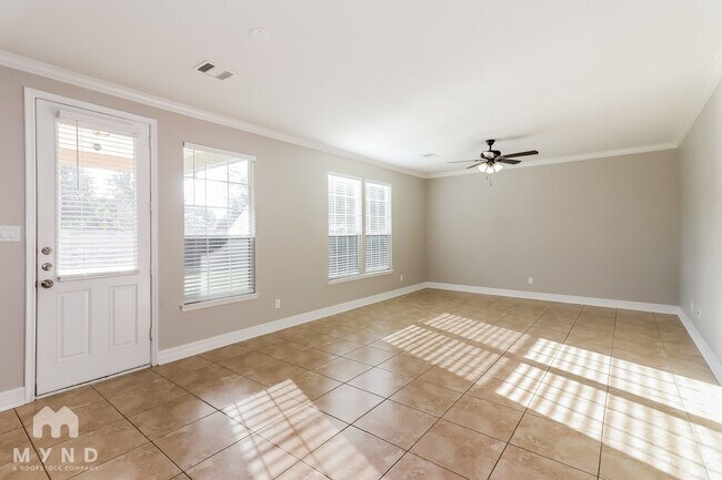 Foto del edificio - 11018 Tipton Oaks Dr