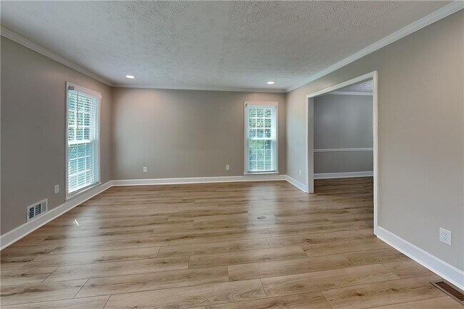 Building Photo - 3163 Oak Springs Way