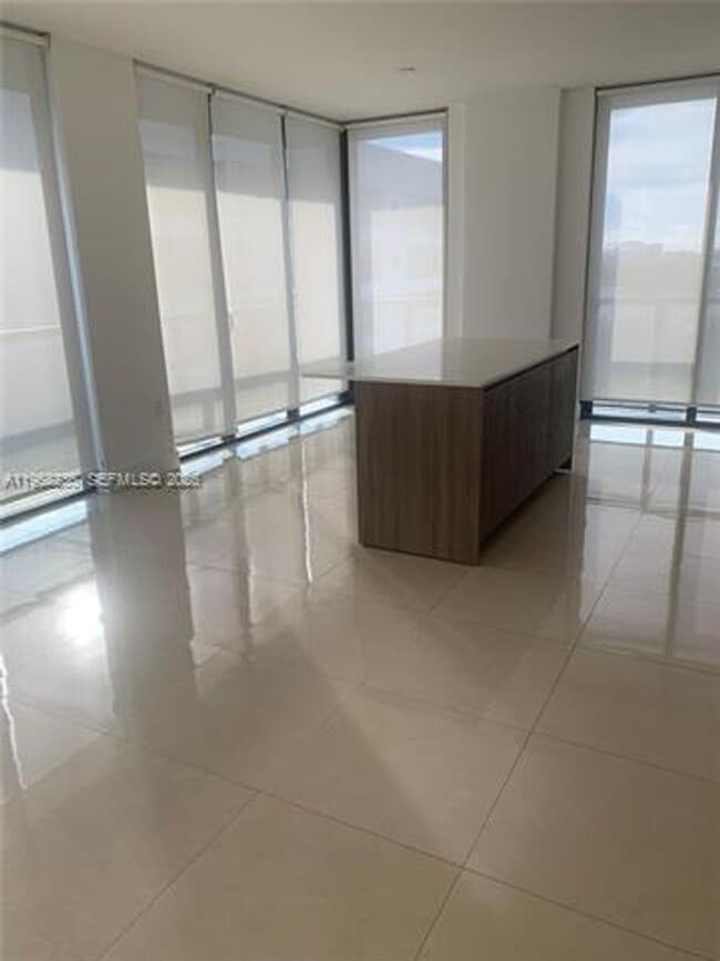 Foto del edificio - 201 SW 17th Rd