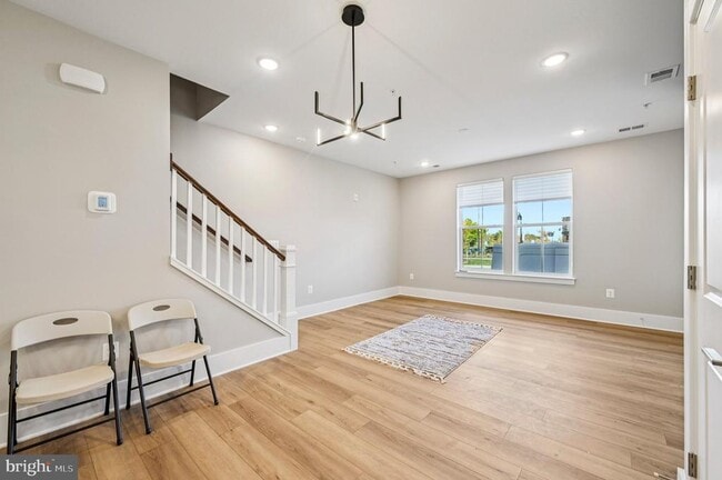 Building Photo - 2506 W Peninsula Dr