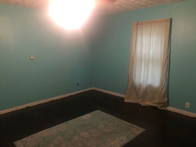 Foto del edificio - 2220 N Concord Ave