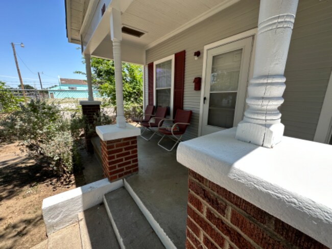 Building Photo - 1410 N Commerce St