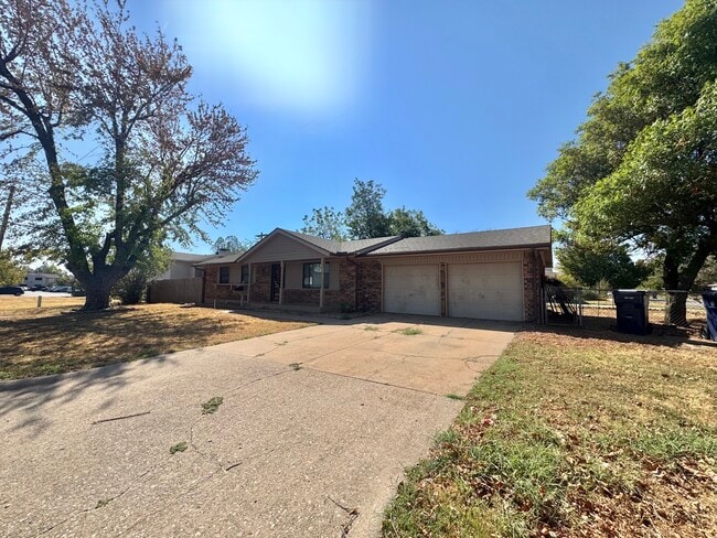 Building Photo - 4200 SE 54th St