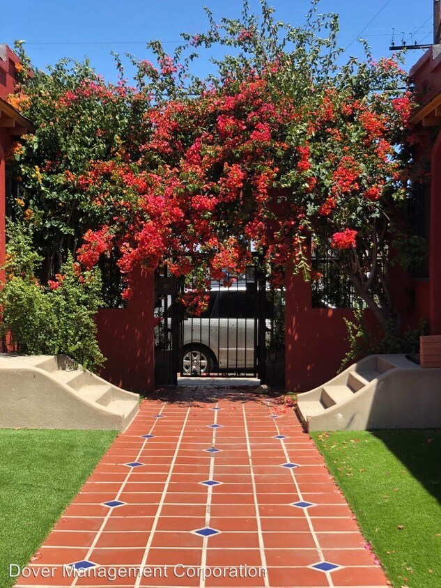 Foto principal - 2801 S Budlong Ave