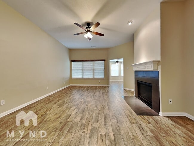 Foto del edificio - 2810 Orchid Tree Ln