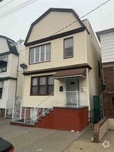 Building Photo - 160 McAdoo Ave