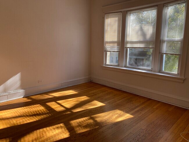 Foto del edificio - 1548 W Highland Ave