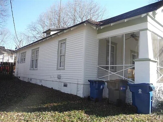 Building Photo - 6063 Spring St