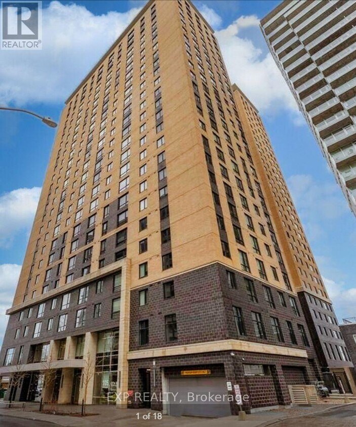 Photo principale - 105 Champagne Ave S