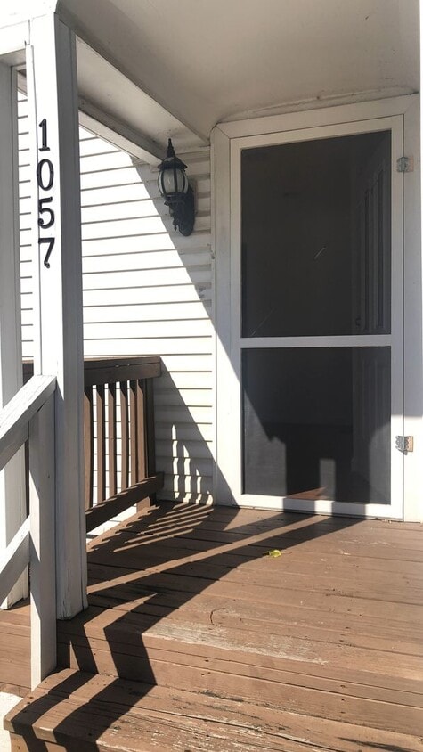 Building Photo - 1057 Jefferson Ave