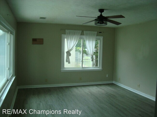 Building Photo - 4 br, 2.5 bath House - 1606 Fletcher Drive