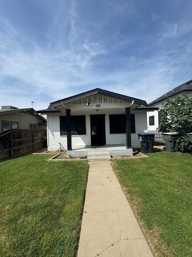 Primary Photo - Remodel house ready for rent!