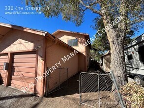 Building Photo - 330 4th St
