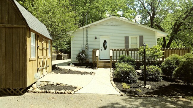 Building Photo - 6904 Weaver Rd