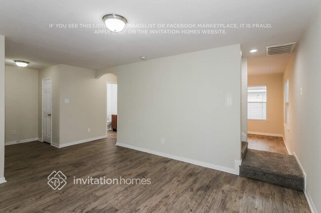 Building Photo - 6325 Mountain Pines Ln