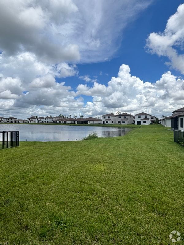 Building Photo - 5633 Cerva Ln