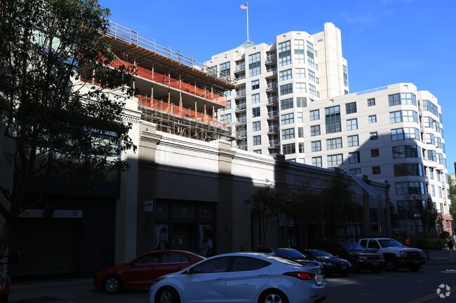 Building Photo - 72 Townsend St