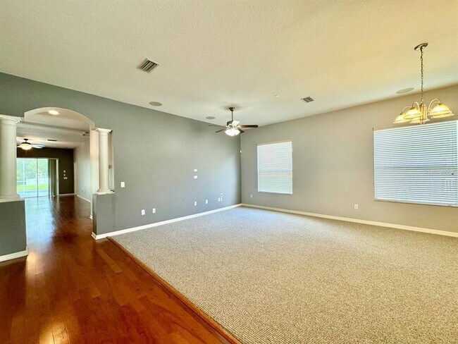 Foto del edificio - 18205 Fall Creek Dr