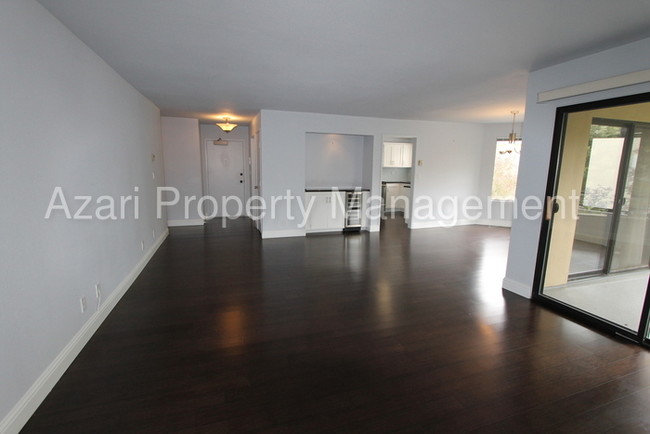 Building Photo - 208 N Lake Merced Hls