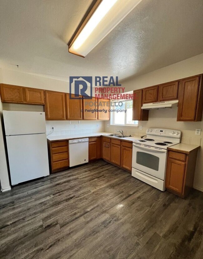 Foto del edificio - 1120 E Poplar St