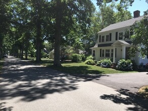 Building Photo - 43 Pin Oak Way