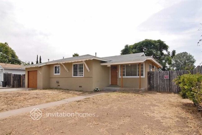 Foto del edificio - 2049 E Lincoln Ave
