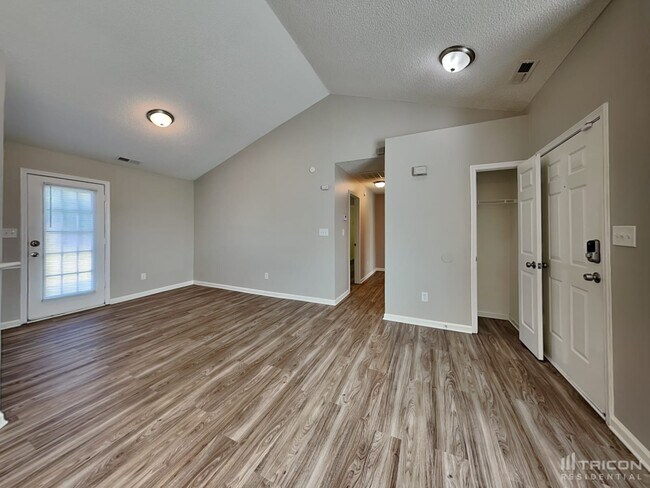 Foto del edificio - 4115 Alexis Ct SW