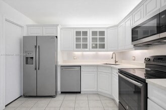 Building Photo - 2201 S Ocean Dr