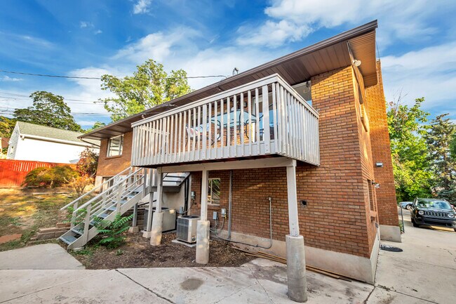 Foto del edificio - 2551 Elm Ave