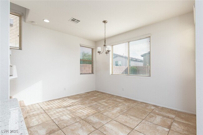 Foto del edificio - 888 Royal Amethyst Way