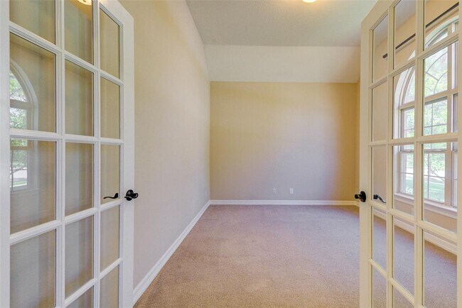 Building Photo - 28423 Buttercup Cove Ln