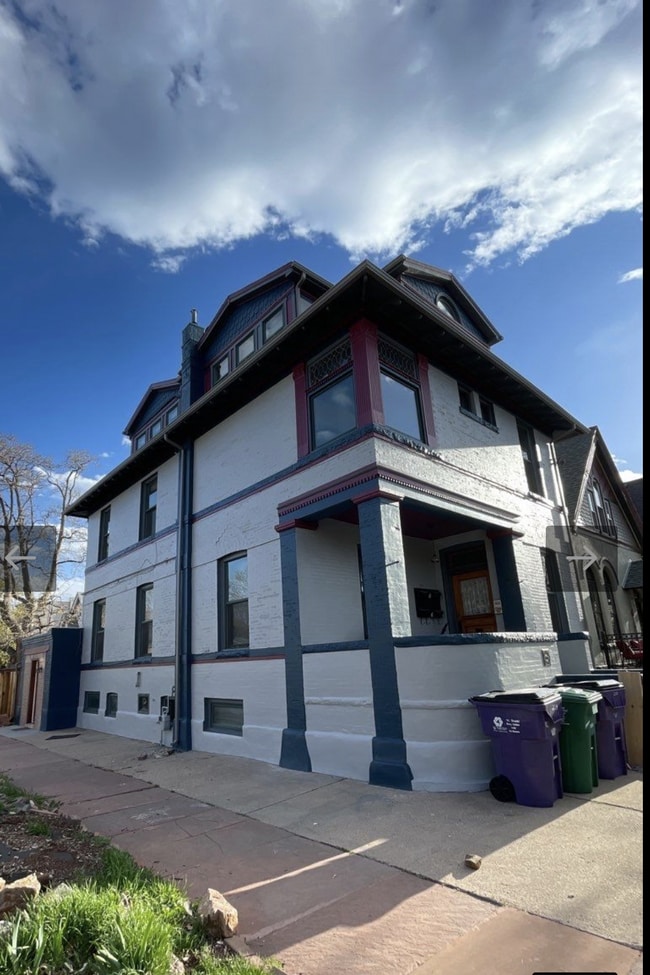 Building Photo - 200 W Irvington Pl