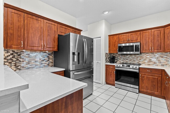 Building Photo - 5 br, 3.5 bath House - 12918 Clifton Dr