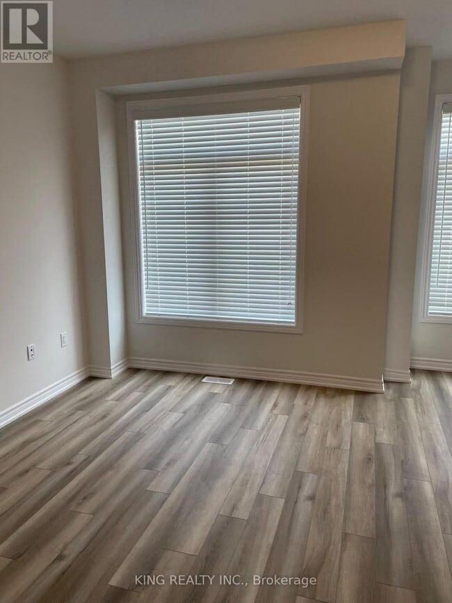 Building Photo - 290 Equestrian Way