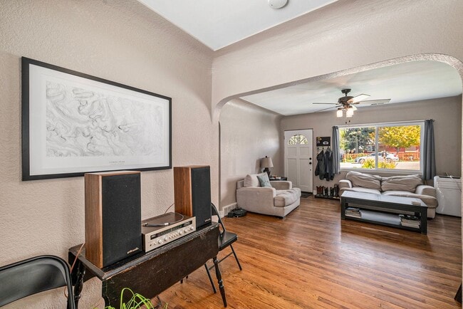 Building Photo - Beautiful Home Available in Berkeley Neigh...