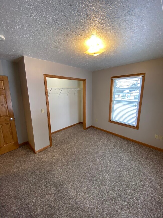 816 E Henry St Unit A, Wooster, OH 44691 Apartments in Wooster, OH