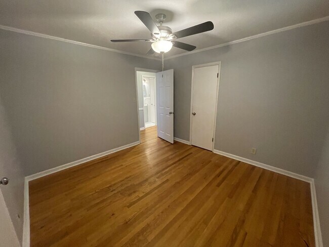 Foto del edificio - 3309 Kavanaugh Cir NW