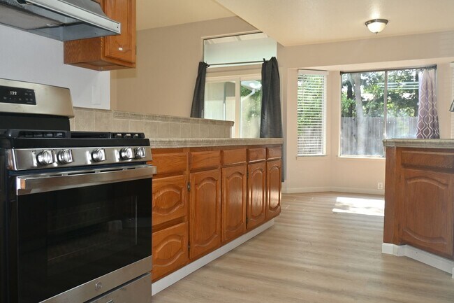 Foto del edificio - Resident Benefit Package Property