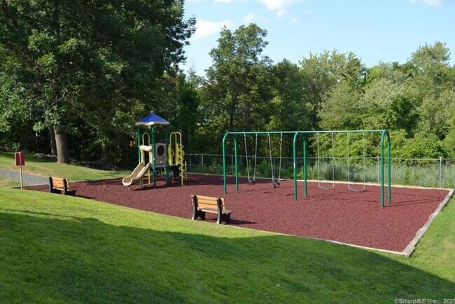 Building Photo - 27 Crows Nest Ln