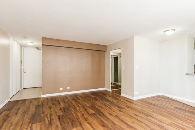 Foto del edificio - 5701 N Sheridan Rd
