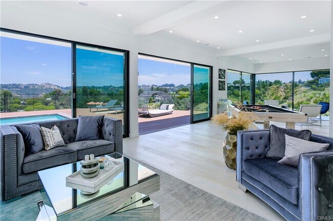 Foto del edificio - 9653 Highridge Dr