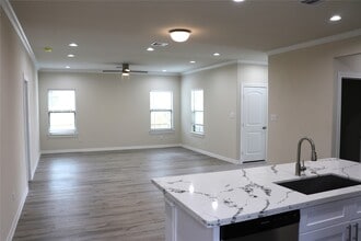 Building Photo - 16610 Bonnie Sean Dr