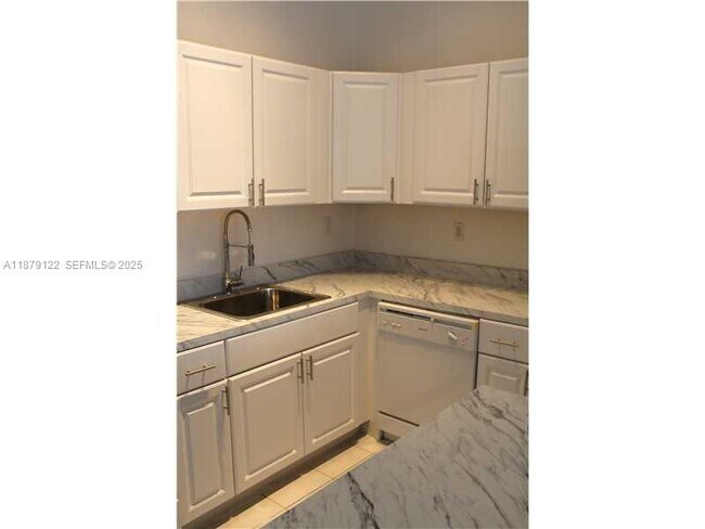 Foto del edificio - 468 NE 206th Ln