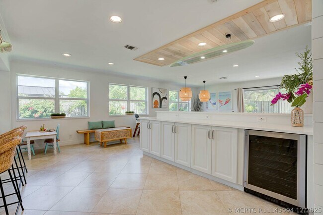 Foto del edificio - 547 Marlin Rd